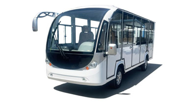 朝阳之下的尚卓电动观光车